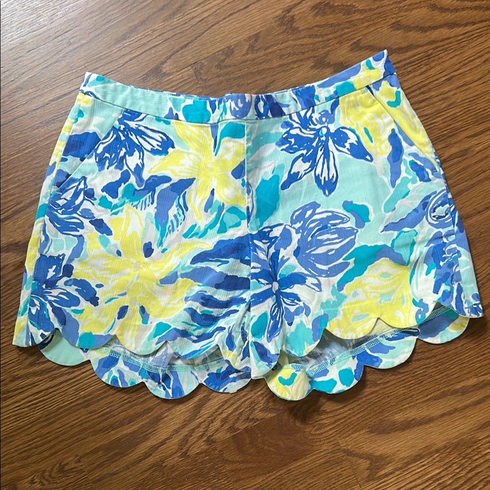 Lilly Pulitzer Floral Scalloped Women Shorts